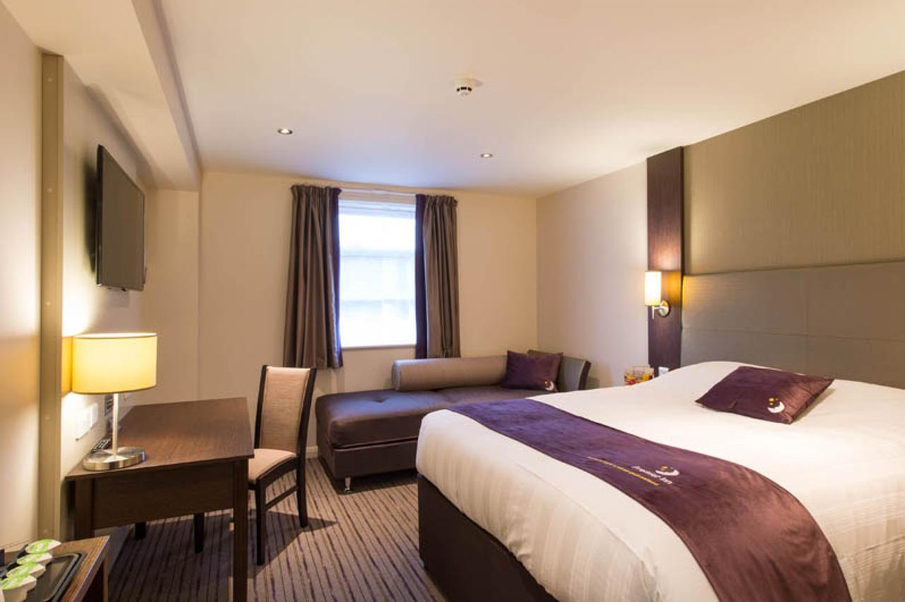 Premier Inn London Eltham Екстериор снимка