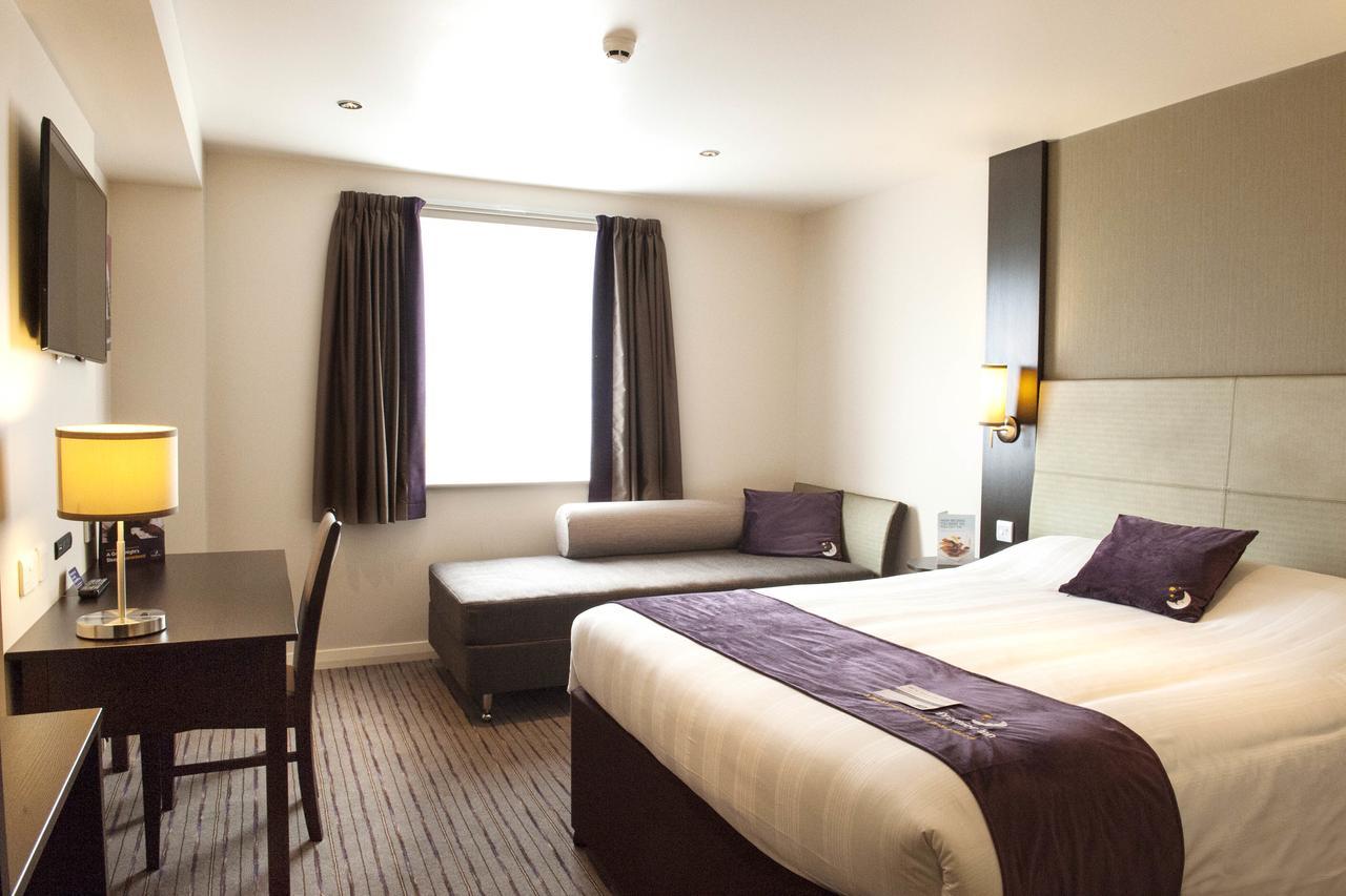 Premier Inn London Eltham Екстериор снимка