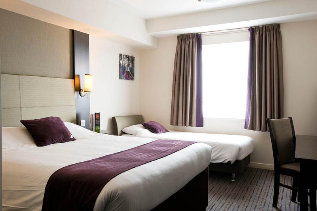 Premier Inn London Eltham Екстериор снимка