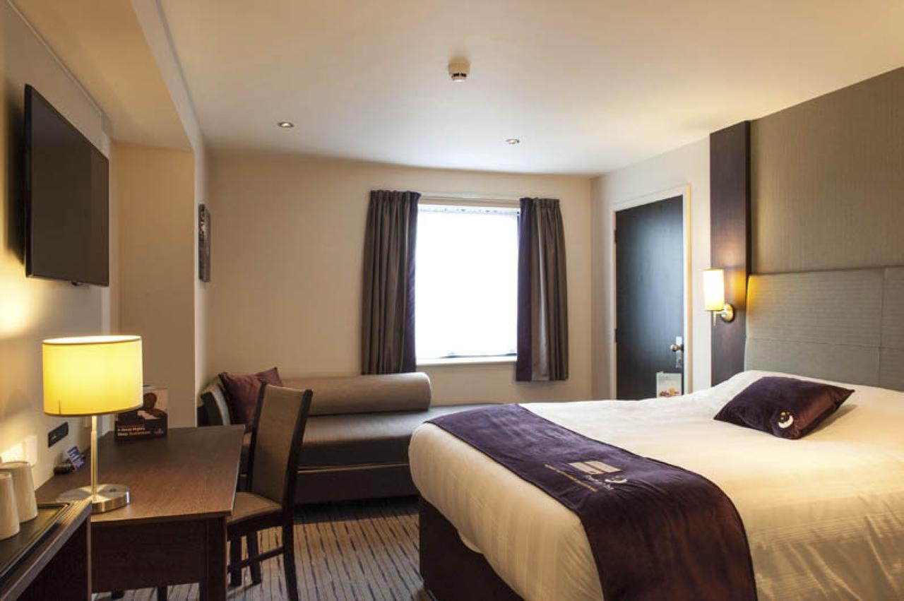 Premier Inn London Eltham Екстериор снимка