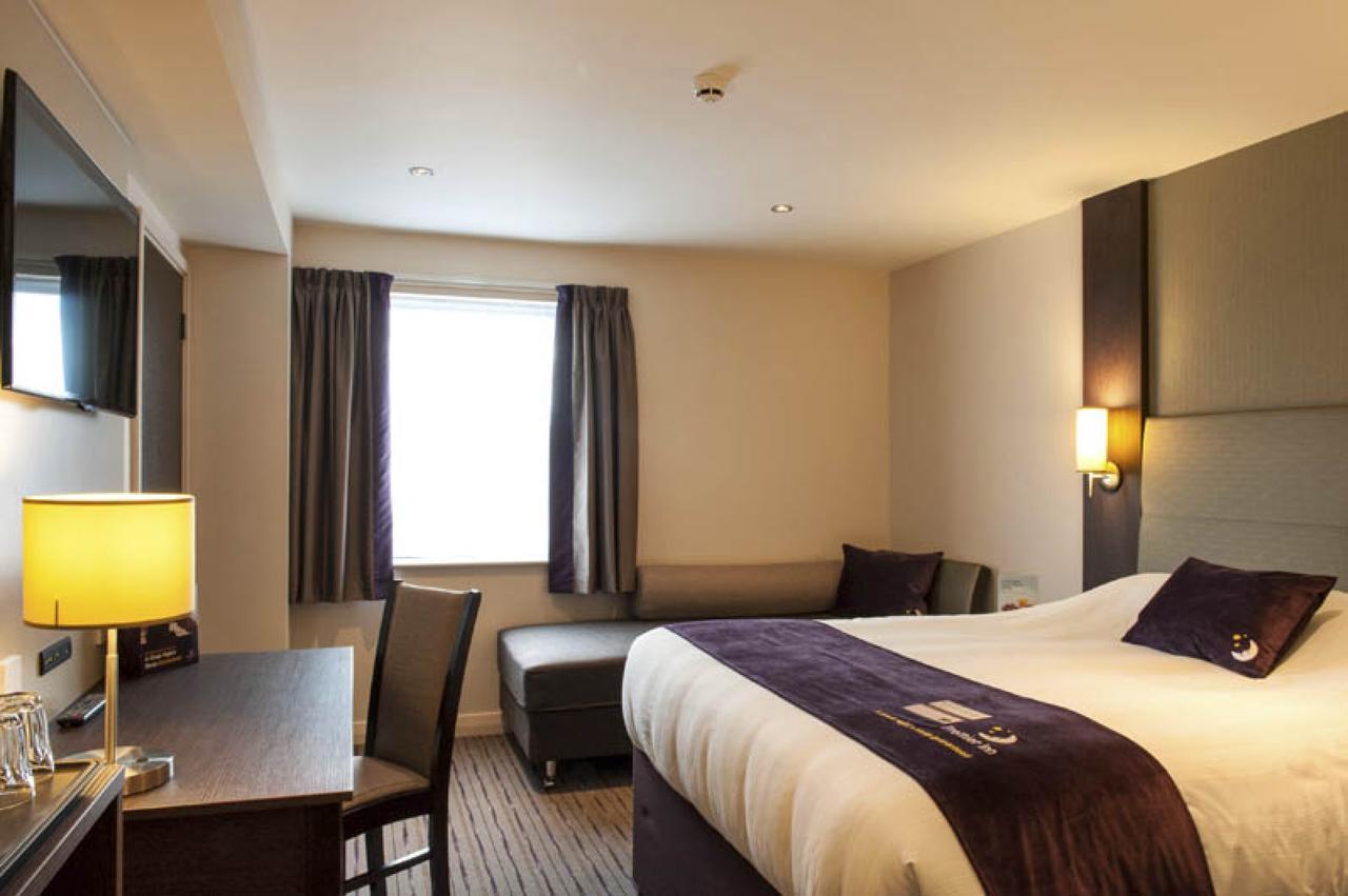 Premier Inn London Eltham Екстериор снимка