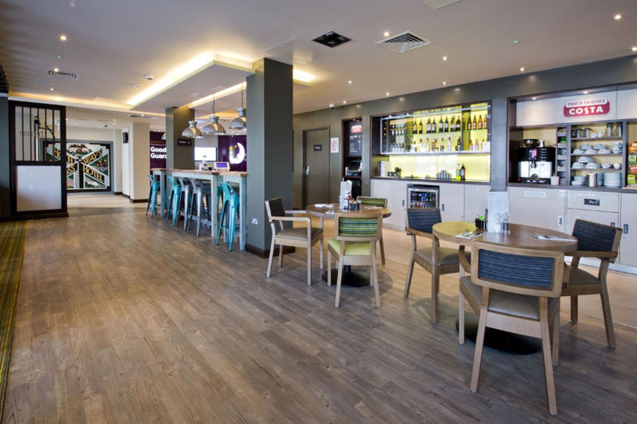 Premier Inn London Eltham Екстериор снимка